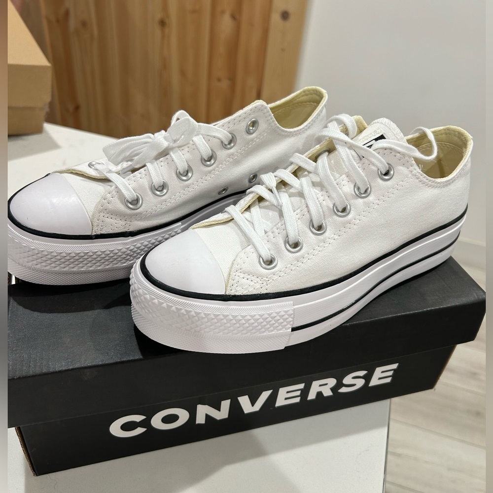 Women Platform Converse NEW